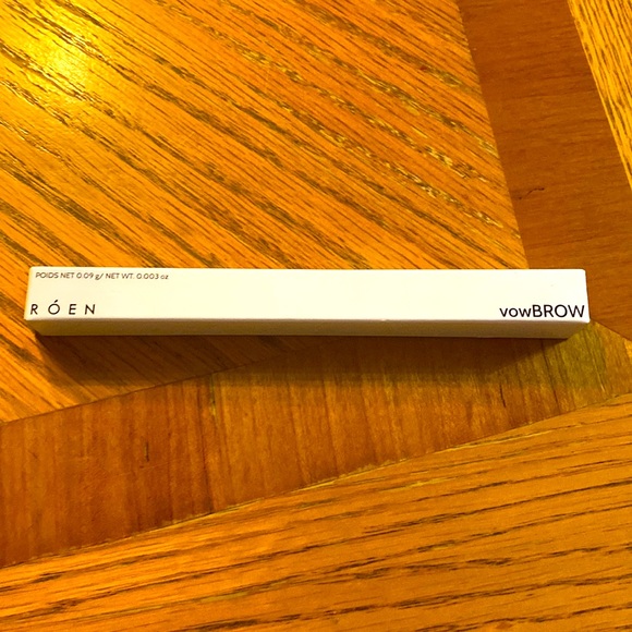 Roen VowBrow Pencil in the colour Medium - Picture 1 of 6